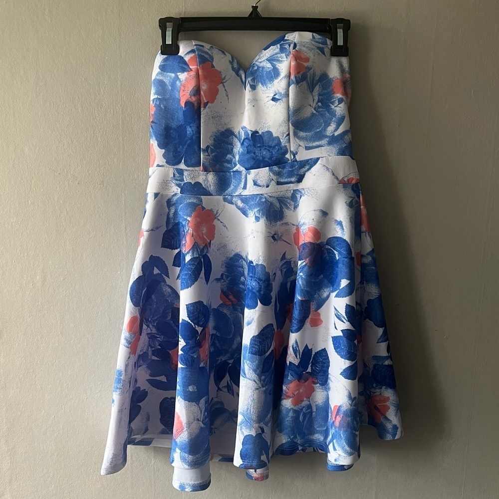 Windsor Floral Strapless Dress Size Medium